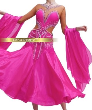 社交ダンスドレスの専門店【アリス】オーダードレスを、もっと身近に。